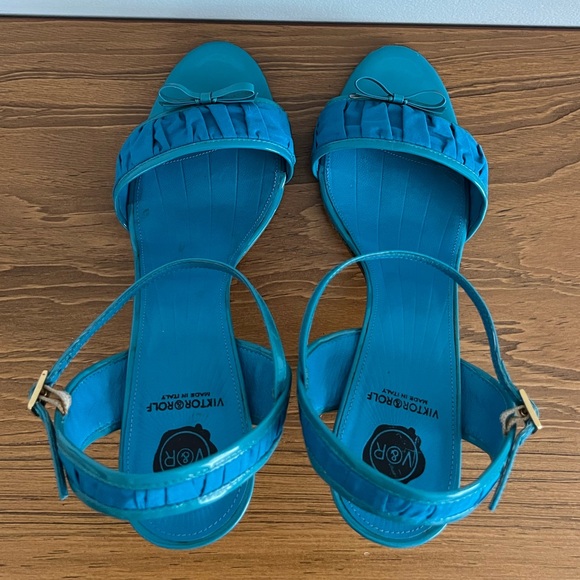 Viktor & Rolf Ruched Satin Patent Leather Bow Ribbon Heels - Picture 12 of 16